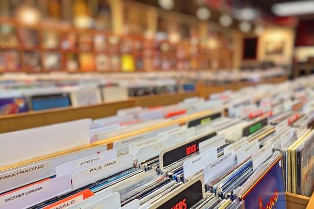 CDs im Einzelhandel kaufen