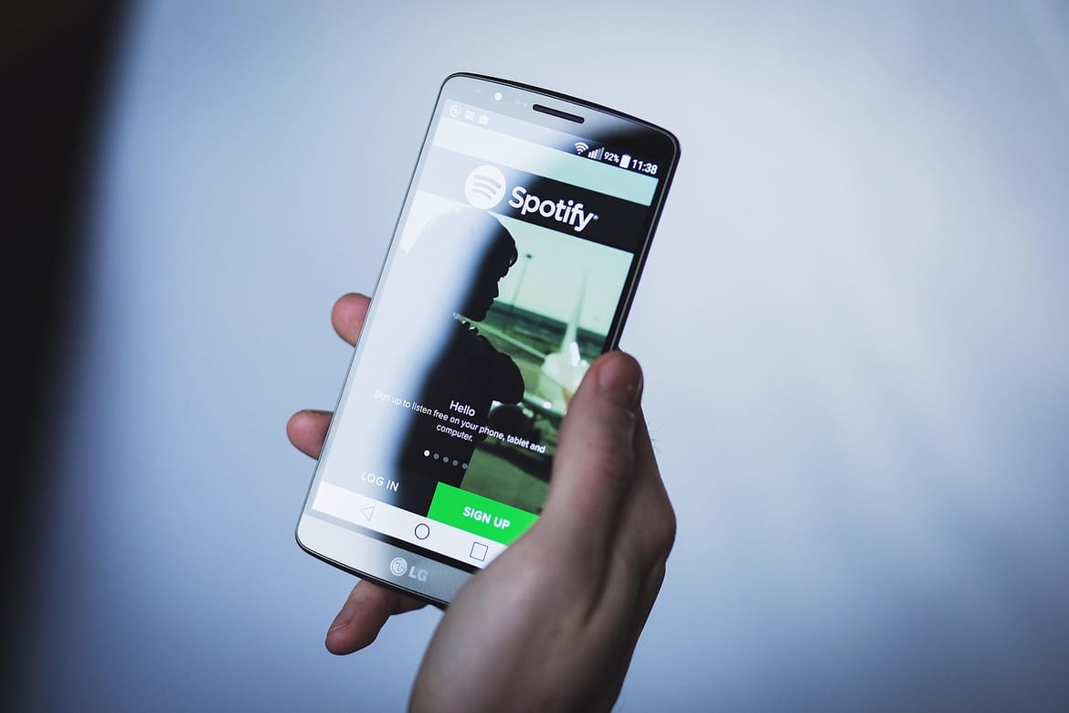Skandale in der Musikbranche – das können Fans tun, wenn die Streamingdienste schweigen