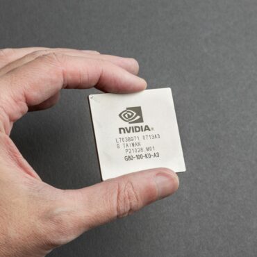 Edge AI auf dem Vormarsch: Warum künstliche Intelligenz immer häufiger lokal stattfindet